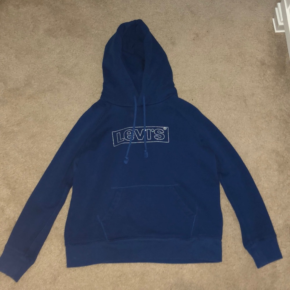 navy blue Levi’s sweatshirt